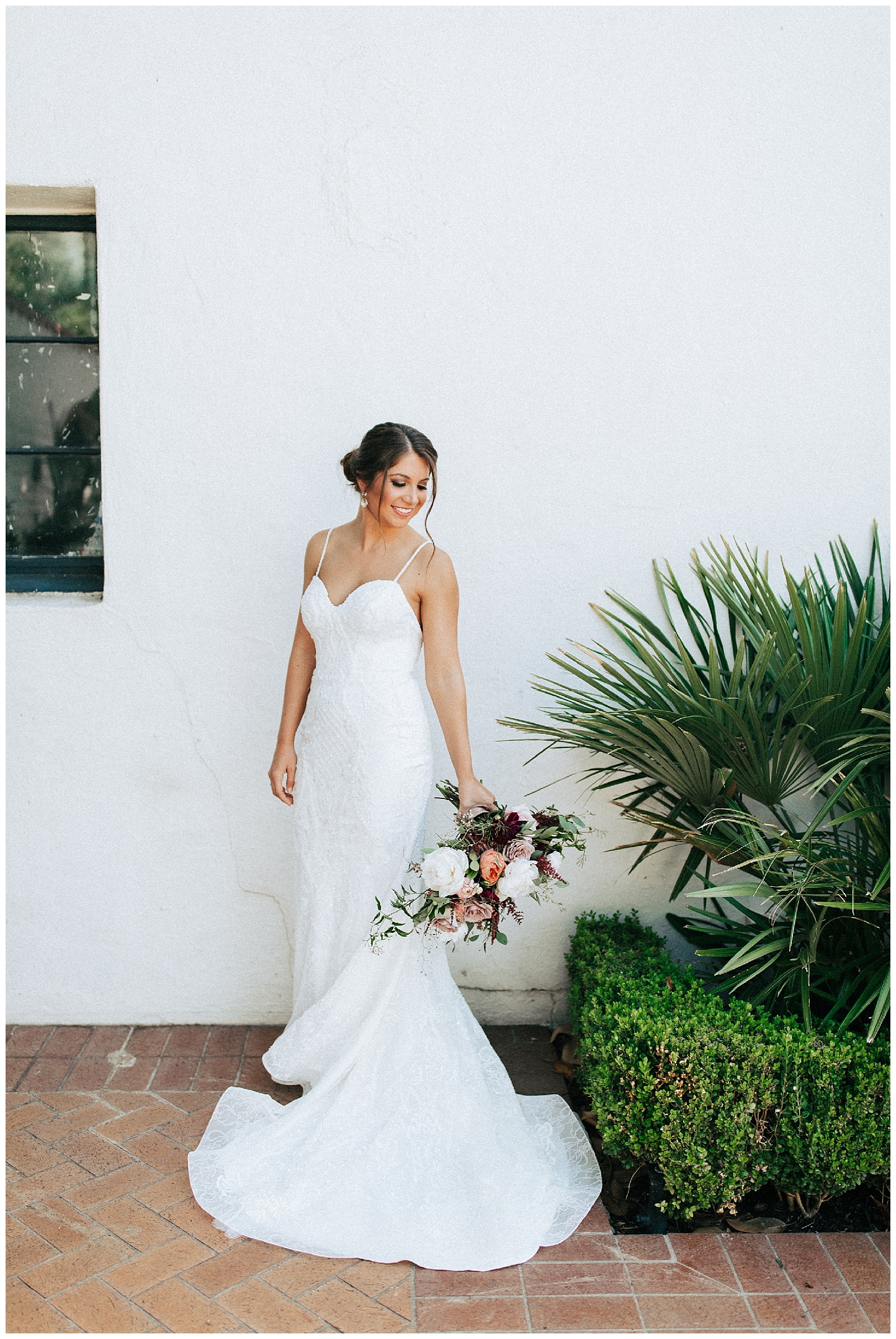 Dallas Arboretum Bridal Portraits | velvetandwire.com